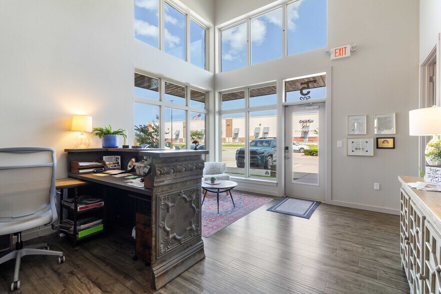 More Photos Of 4438 Highway 6 S, College Station Office For Sale