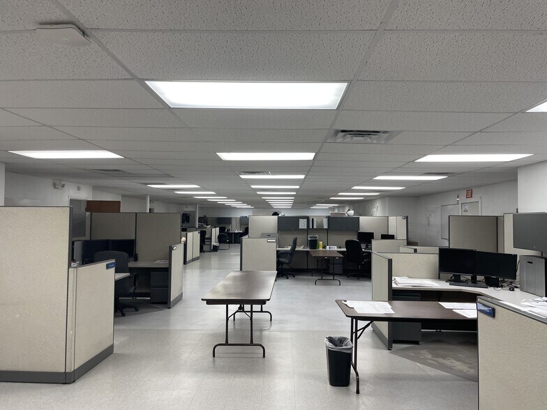 More Photos Of 903 S 8th St, La Porte Light Distribution For Lease