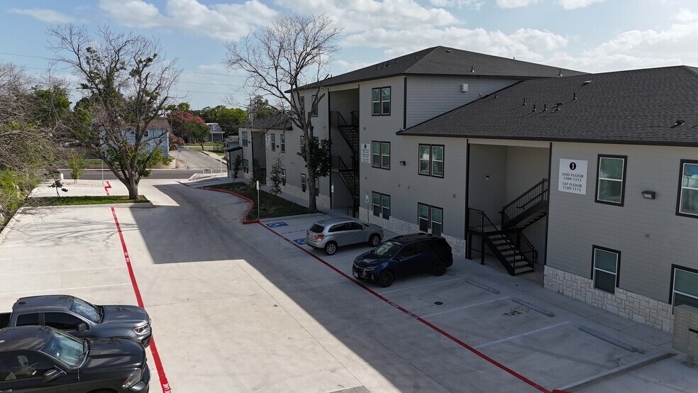 More Photos Of 1501 E Southcross Blvd, San Antonio Apartments For Sale