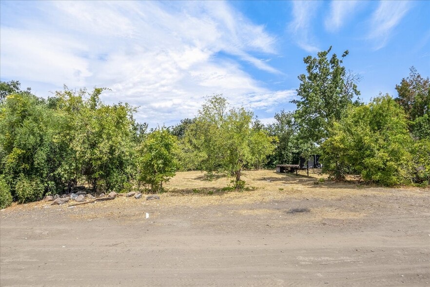 More Photos Of 7843 Railroad Ave, Newark Land For Sale