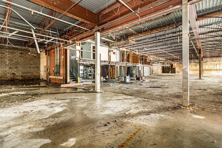 More Photos Of 3232 Central Ave, Lake Station Supermarket For Lease