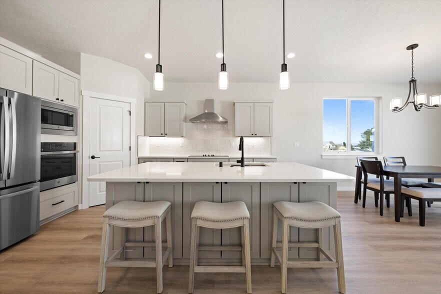 More Photos Of 1101-1109 Fairhaven Loop, Richland Apartments For Sale