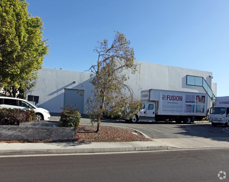 More Photos Of 14 Vanderbilt, Irvine Warehouse For Lease