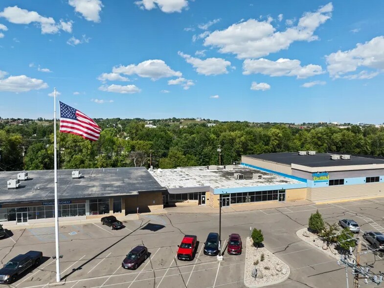 More Photos Of 1250 4th Ave NW, Minot Storefront For Sale