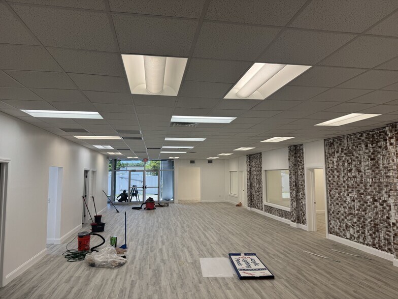 More Photos Of 1288 N Tamiami Trl, North Fort Myers Office For Sale