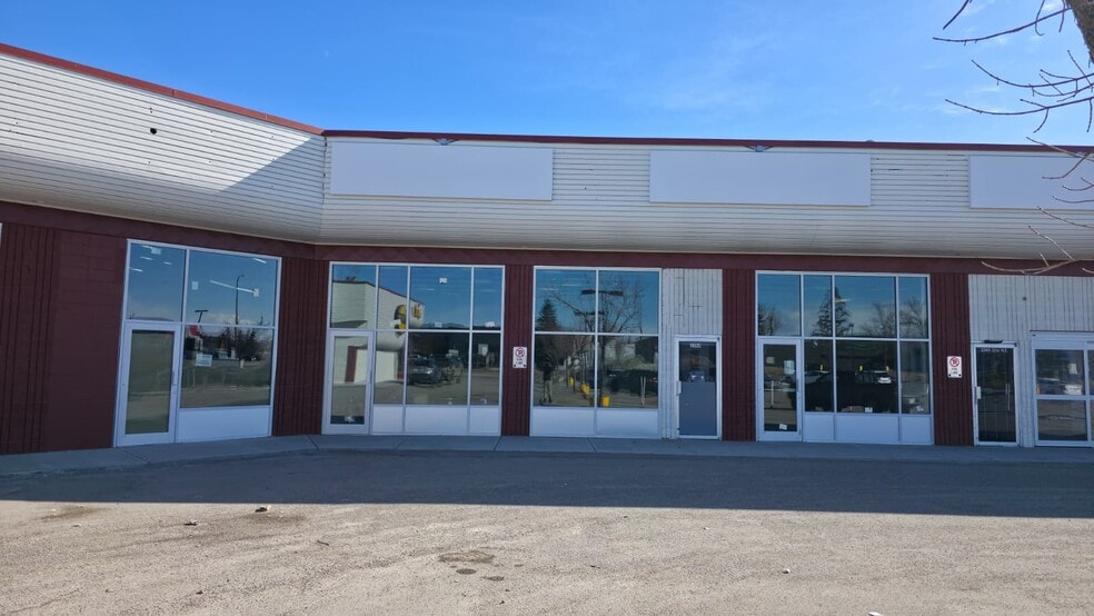 More Photos Of 3310 32nd St NE, Calgary Storefront For Lease