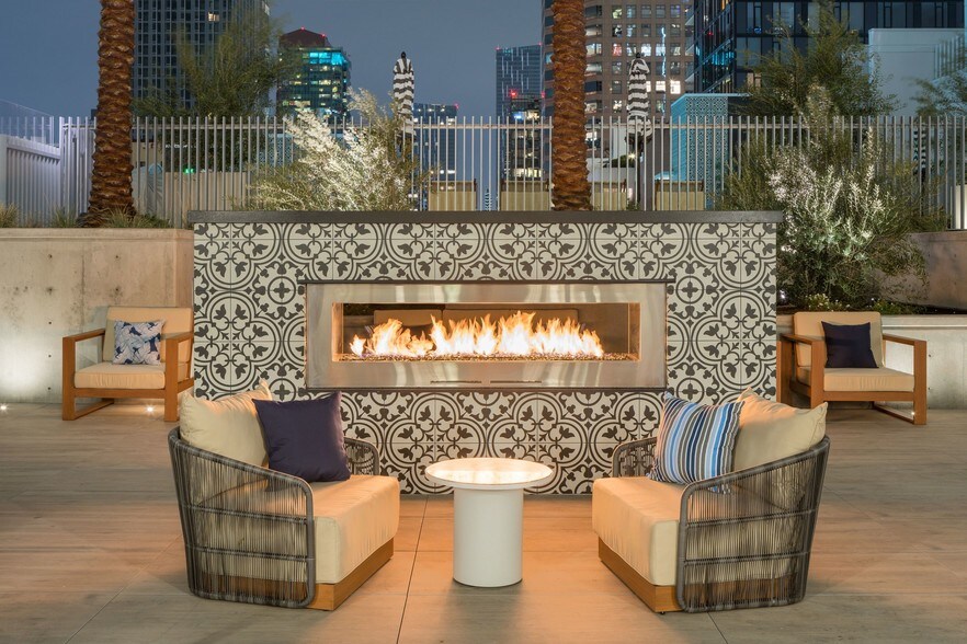 More Photos Of 825 S Hill St, Los Angeles Apartments For Lease