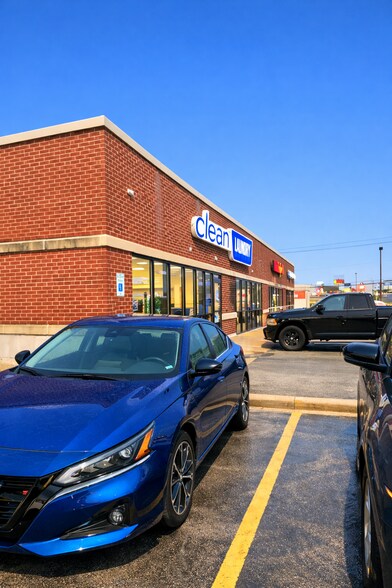 More Photos Of 3301 Pennsylvania Ave, Dubuque General Retail For Lease
