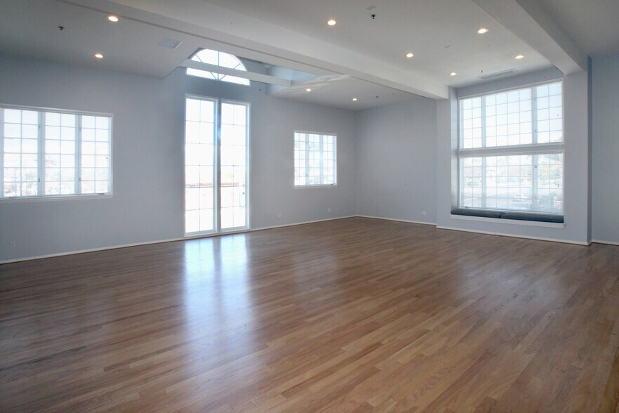 More Photos Of 8092 Warner Ave, Huntington Beach Loft Creative Space For Lease