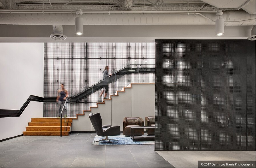 More Photos Of 111 S Wacker Dr, Chicago Office For Sale