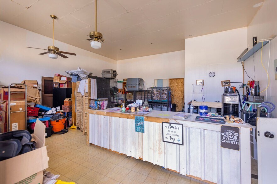 More Photos Of 690 N Ventura Ave, Oak View General Retail For Sale