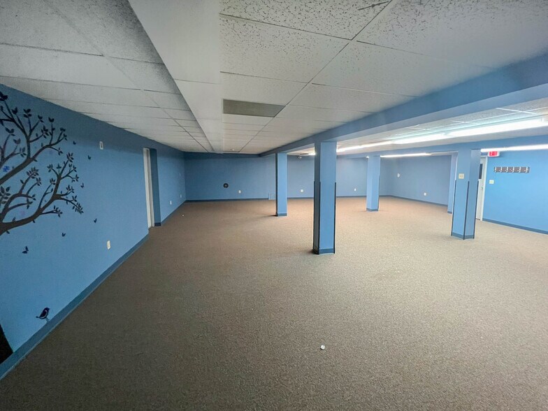 More Photos Of 496 Old Route 66, Saint Robert Office For Lease