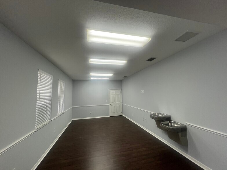 More Photos Of 3743 Maryweather Ln, Wesley Chapel Medical For Sale