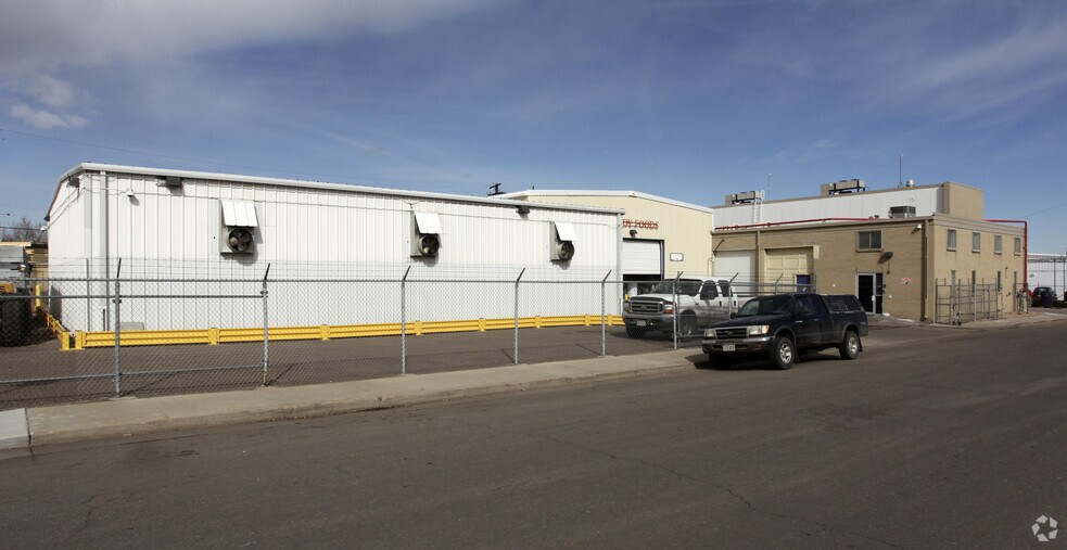 Primary Photo Of 2727 W Barberry Plz, Denver Warehouse For Sale