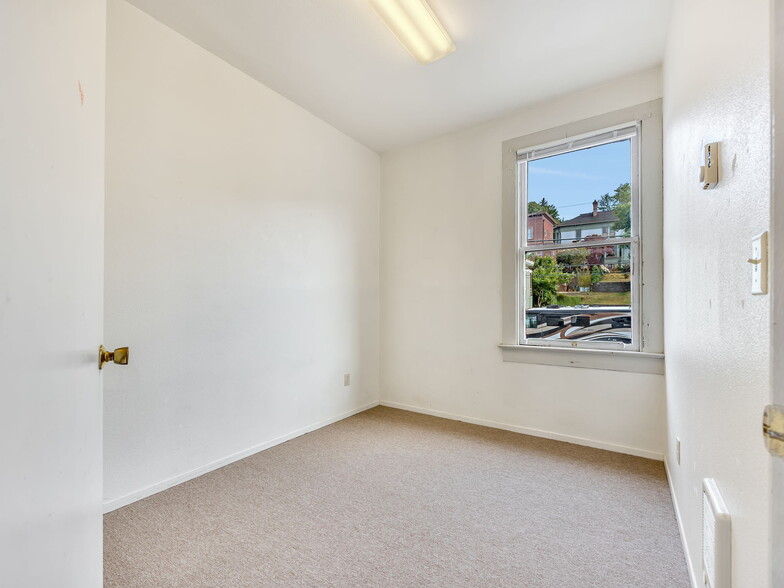 More Photos Of 1178 Franklin Ave, Astoria Office For Sale