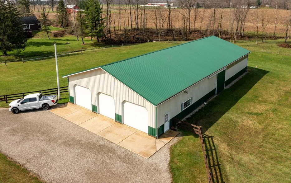 Primary Photo Of 15 Countryside Dr N, Greenwich Service For Sale