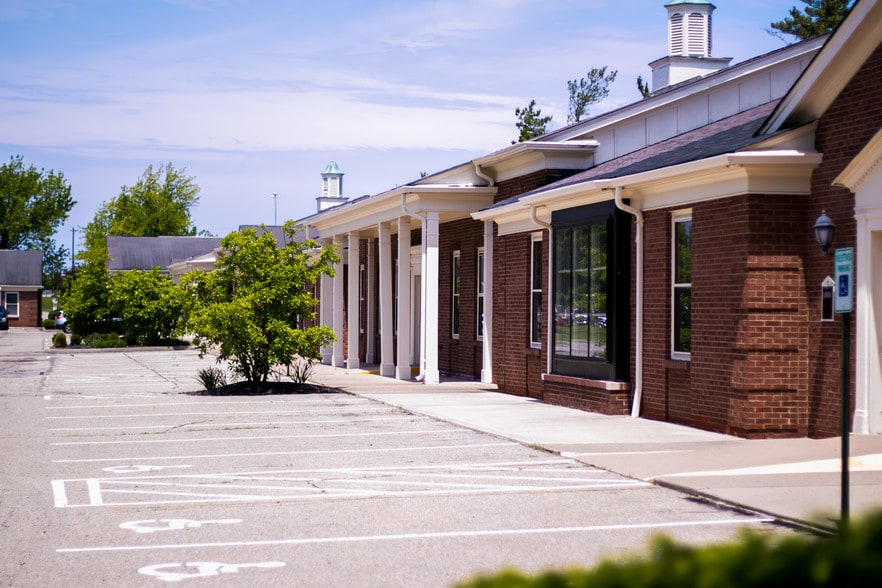 More Photos Of 34-38 Triangle Park Dr, Cincinnati Loft Creative Space For Lease