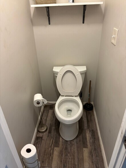 More Photos Of 1219 Transmitter Rd, Panama City Freestanding For Sale