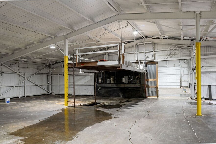 More Photos Of 335 Baxter Ave, Louisville Warehouse For Lease