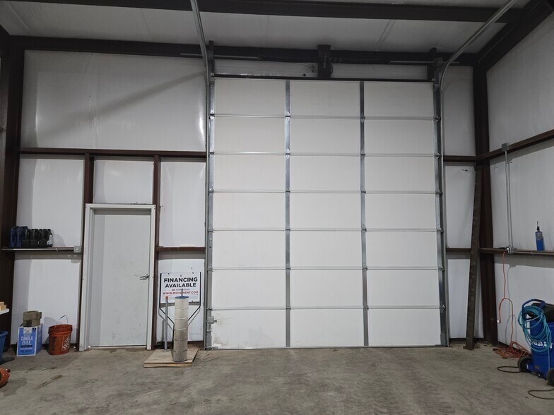 More Photos Of 2500 Climer Cir, Amarillo Warehouse For Lease