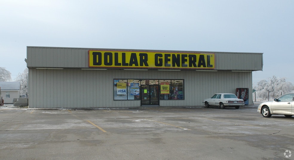 Primary Photo Of 509 W Cherokee St, Wagoner Freestanding For Sale