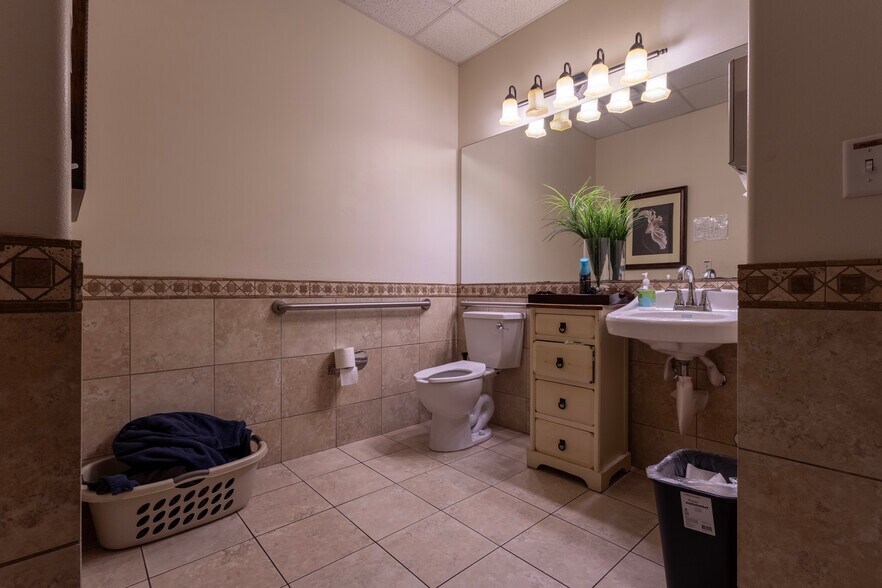 More Photos Of 2500 W William Cannon Dr, Austin Medical For Sale