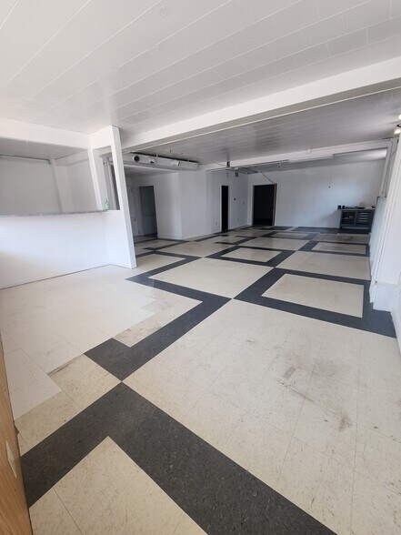 More Photos Of 1220 12th Ave, Grafton Storefront Retail Office For Sale