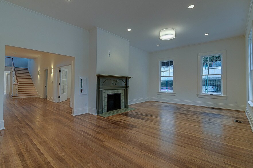 More Photos Of 904 San Antonio St, Austin Office For Lease