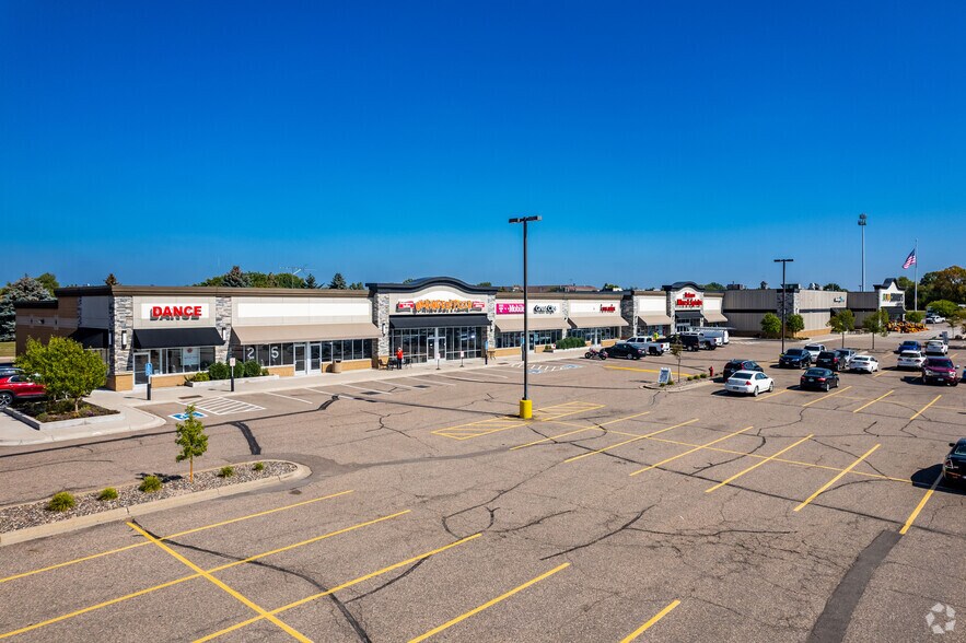 More Photos Of 1300-1490 N Babcock Blvd, Delano Unknown For Lease