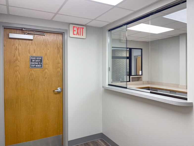 More Photos Of 1968 North Ave, Columbus Medical For Lease