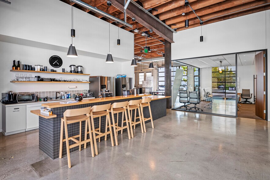 More Photos Of 4095-4115 Redwood Ave, Marina Del Rey Loft Creative Space For Lease