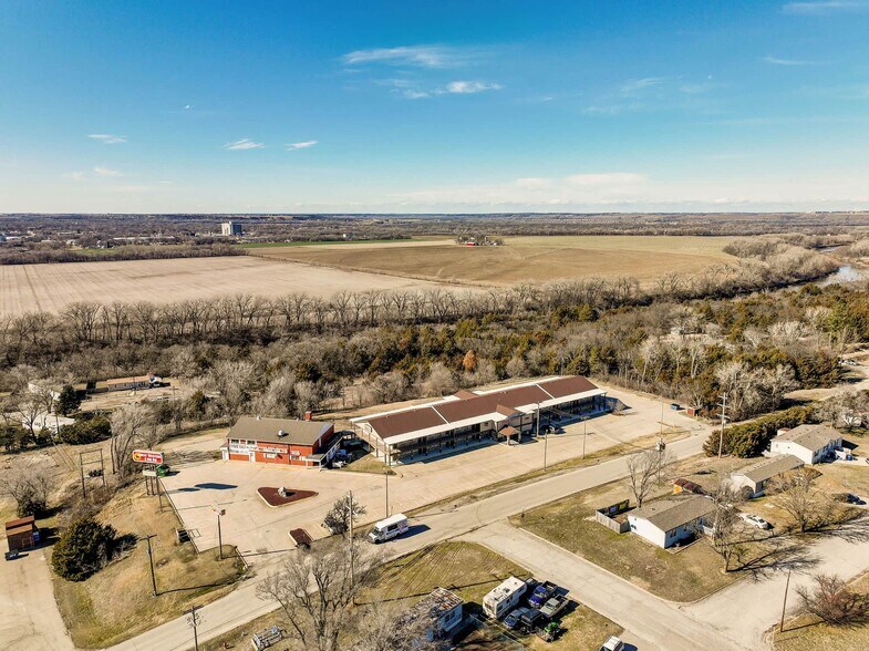 More Photos Of 201 Continental Dr, Junction City Hotel For Sale