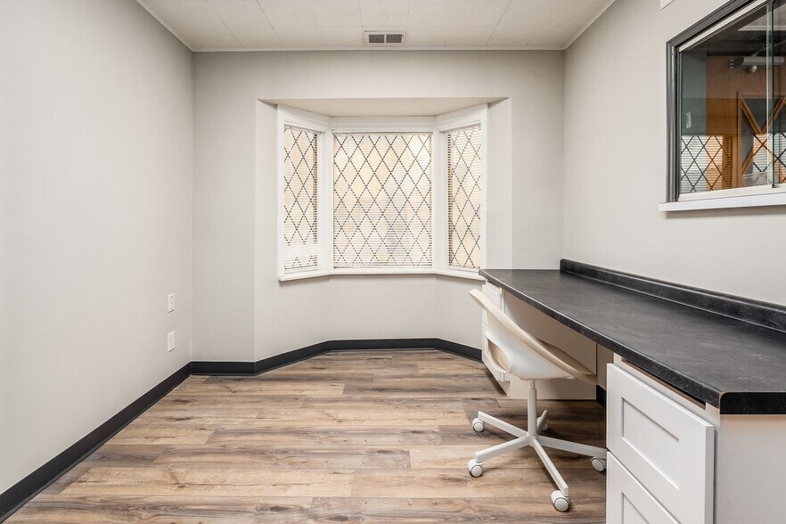 More Photos Of 1251 W Broad St, Columbus Storefront Retail Office For Sale