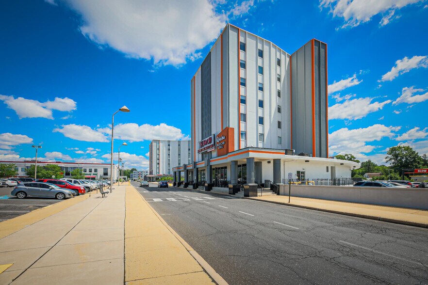 More Photos Of 261 Old York Rd, Jenkintown Medical For Lease