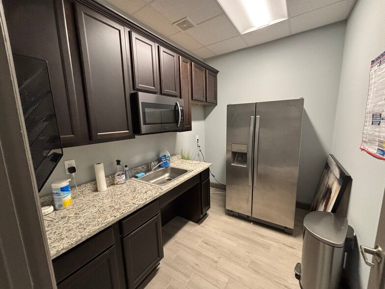 More Photos Of 8118 Fry Rd, Cypress Unknown For Lease