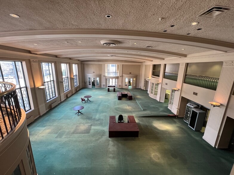 More Photos Of 39 2nd St NW, Hickory Office For Sale