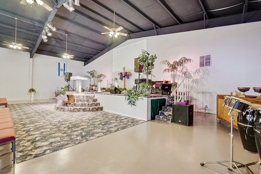 More Photos Of 13712 Rankin Cir, Houston Religious Facility For Sale
