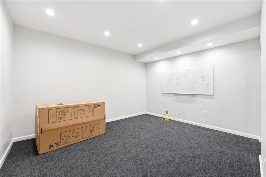 More Photos Of 96 Freneau Ave, Matawan Office For Sale