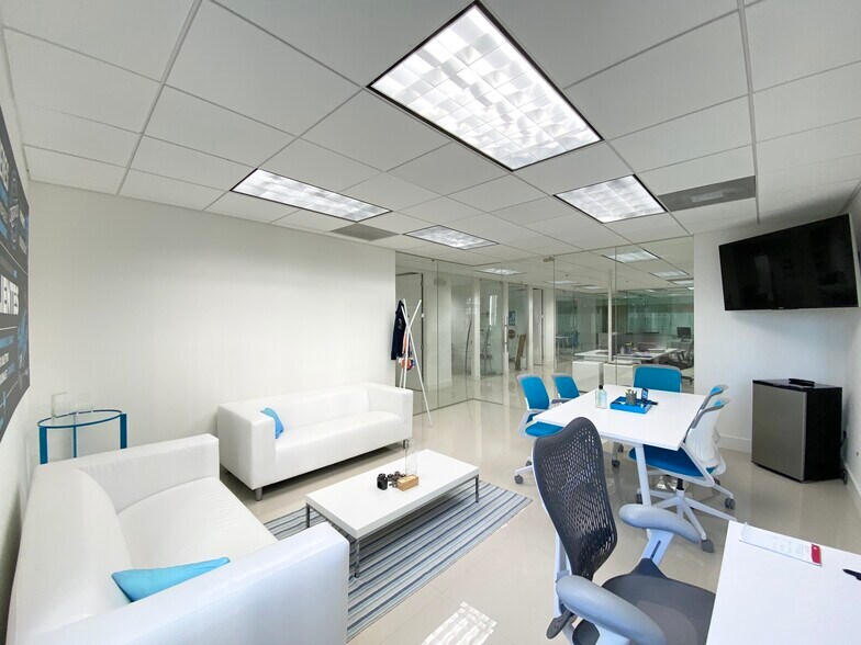 More Photos Of 1000 Brickell Ave, Miami Office For Sale