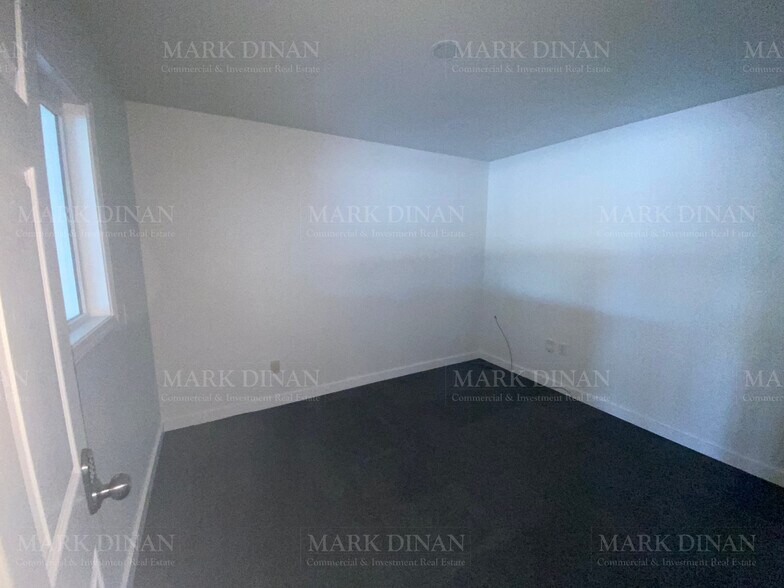 More Photos Of 3186 Pelham Pky, Pelham General Retail For Lease