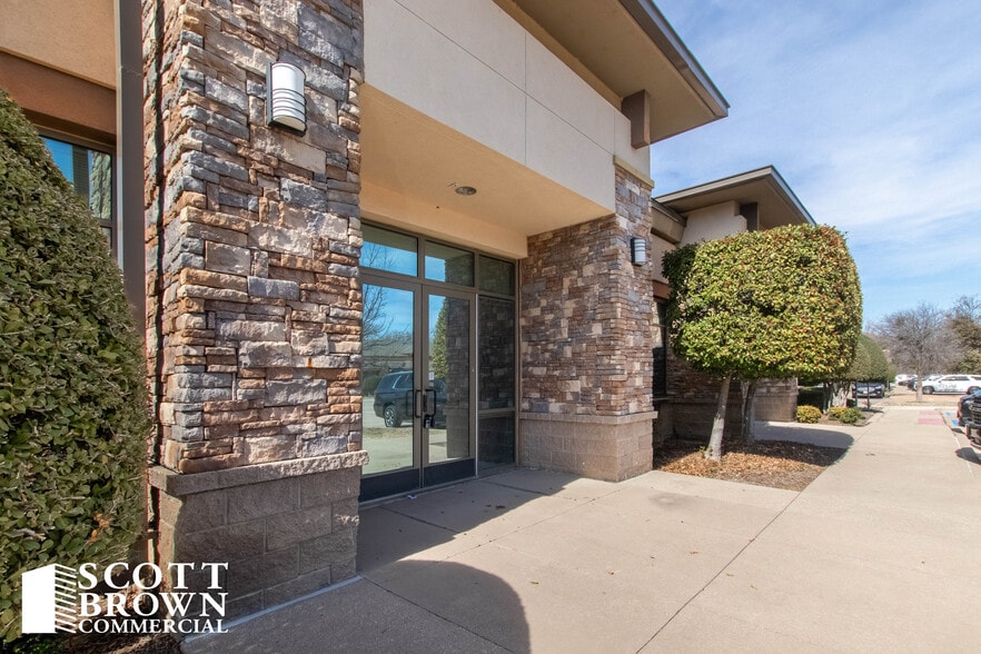 More Photos Of 2700 Village Pky, Highland Village Office For Lease