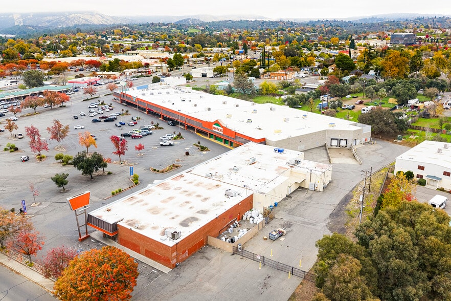 More Photos Of 1815-1985 Oro Dam Blvd E, Oroville Department Store For Sale