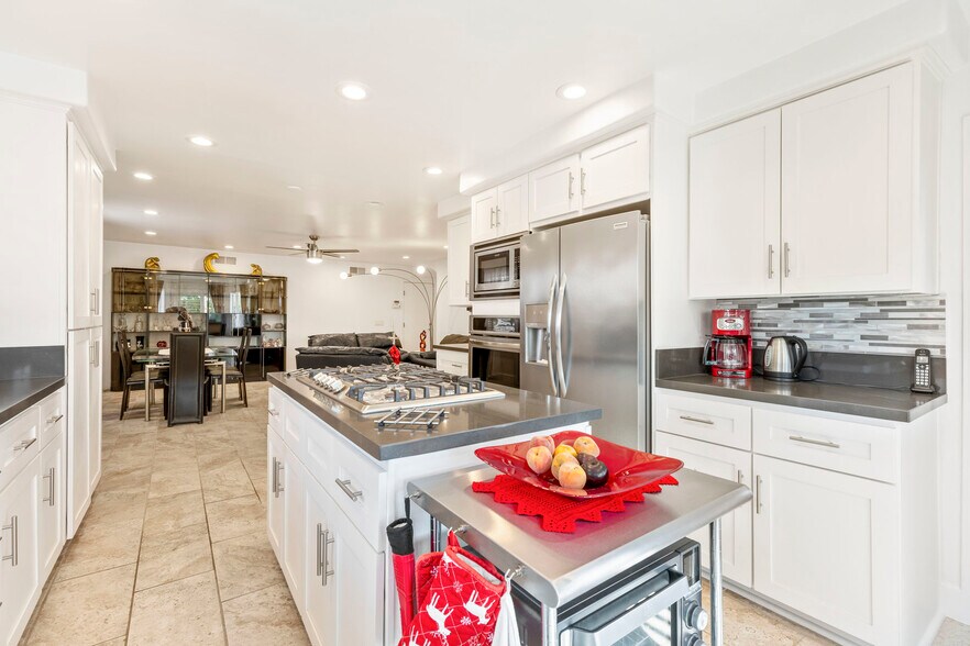 More Photos Of 1909 Cheyenne Cir, Oceanside Specialty For Sale
