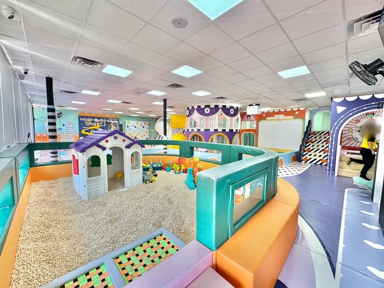 More Photos Of 1267 Forest Ave, Staten Island Storefront Retail Office For Lease