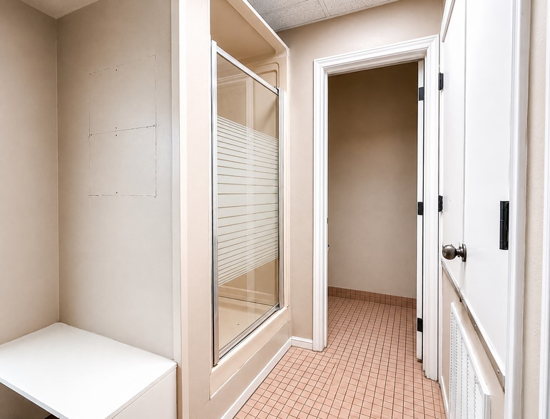 More Photos Of 1501 N Amburn Rd, Texas City Medical For Sale