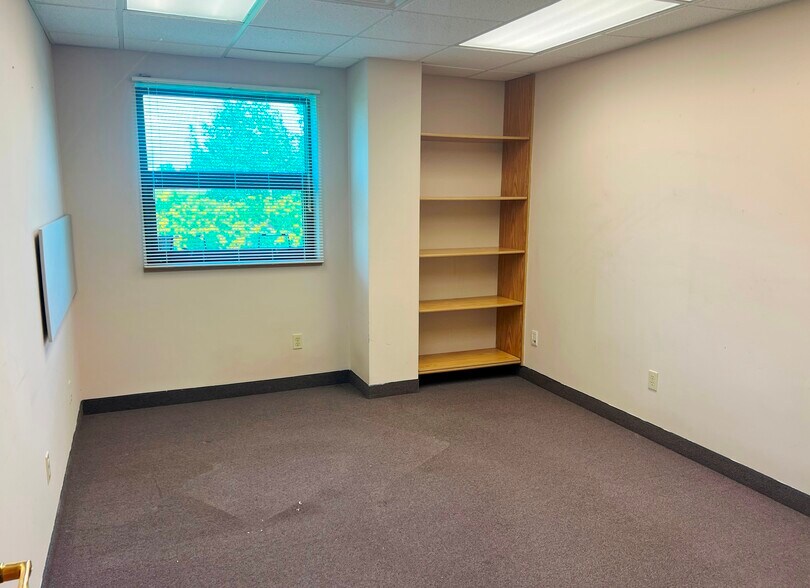 More Photos Of 1024 Thiesse Dr, Brainerd Light Distribution For Lease