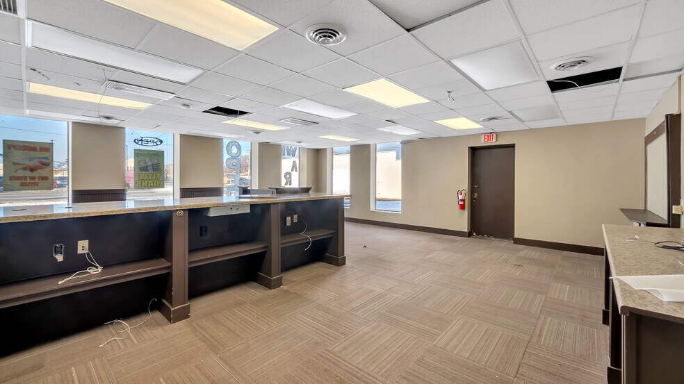 More Photos Of 3751 W 79th St, Chicago Freestanding For Lease