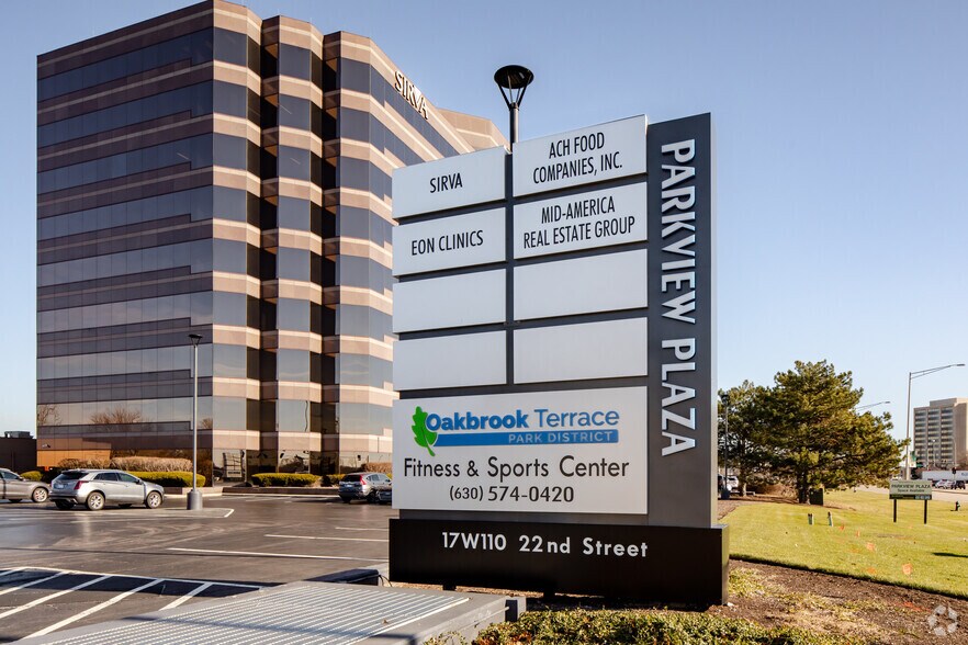 More Photos Of 17 W 110 22nd St, Oakbrook Terrace Office For Sale