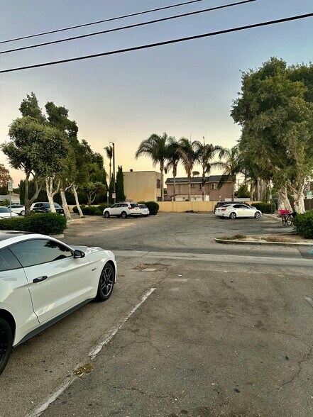 More Photos Of 4326 Tweedy Blvd, South Gate Restaurant For Sale