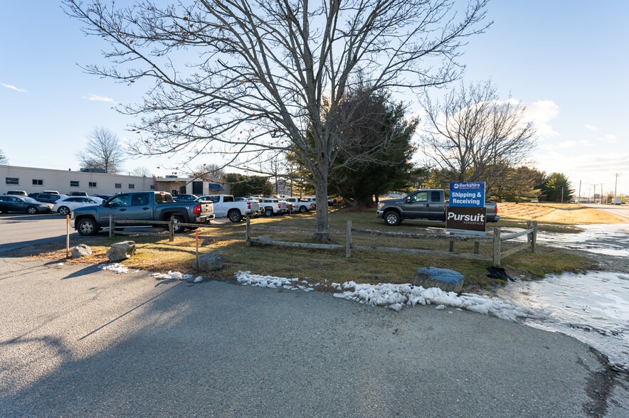 More Photos Of 116 Parker St, Newburyport Manufacturing For Sale